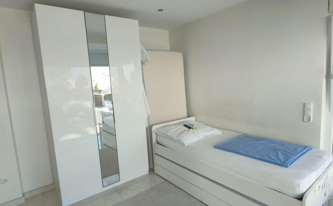 Resale - Villa -
Orihuela Costa - La Zenia