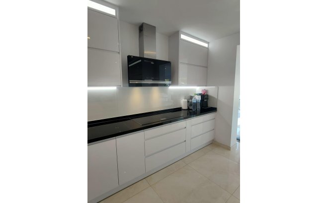 Resale - Villa -
Orihuela Costa - La Zenia