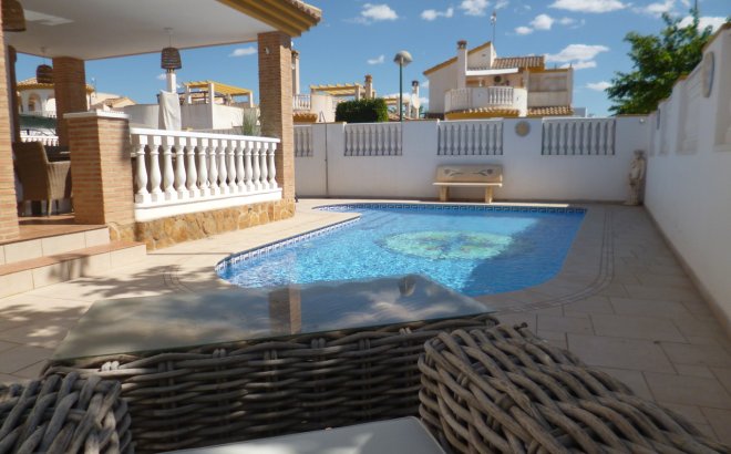 Resale - Villa -
Pilar de la Horadada - Costa Blanca
