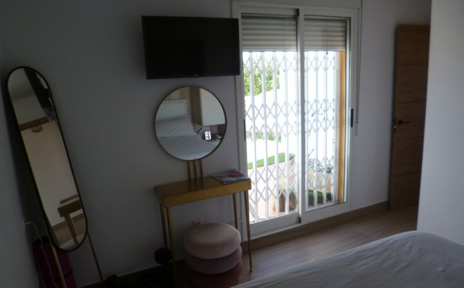 Resale - Villa -
Pilar de la Horadada - Costa Blanca