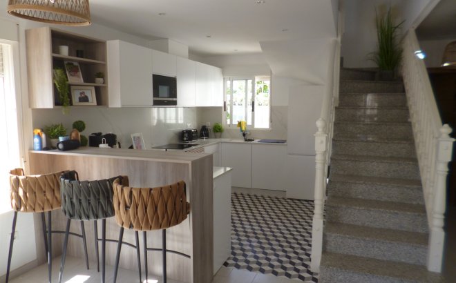 Resale - Villa -
Pilar de la Horadada - Costa Blanca