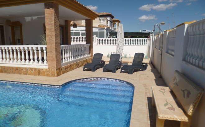 Resale - Villa -
Pilar de la Horadada - Costa Blanca