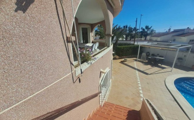 Herverkoop - Villa -
Ciudad Quesada - Costa Blanca