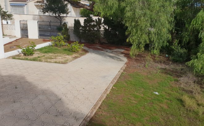 Resale - Villa -
La Zenia - Costa Blanca