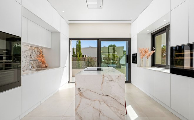 Resale - Villa -
Orihuela Costa - Costa Blanca