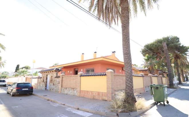 Resale - Villa -
Cabo Roig - Costa Blanca