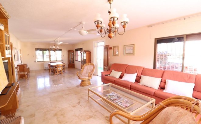 Resale - Villa -
Cabo Roig - Costa Blanca