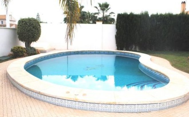 Herverkoop - Villa -
La Zenia - Costa Blanca