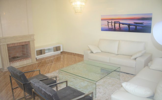 Resale - Villa -
Los Altos - Costa Blanca