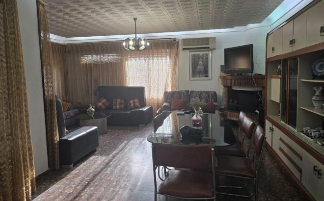 Resale - Villa -
Orihuela Costa - Campoamor