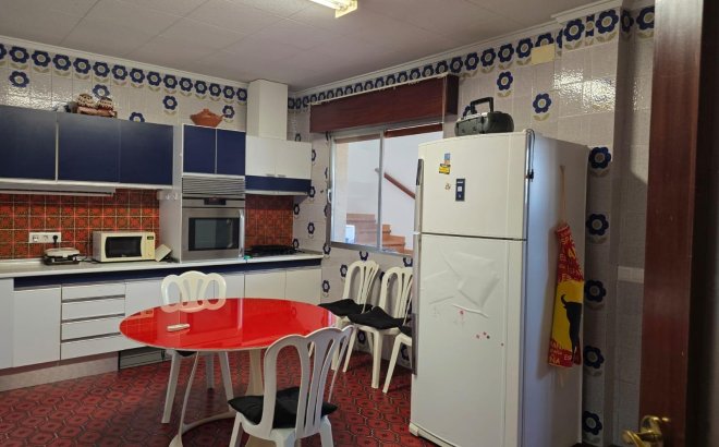 Resale - Villa -
Orihuela Costa - Campoamor