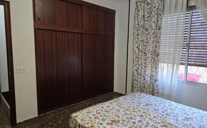 Resale - Villa -
Orihuela Costa - Campoamor