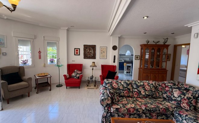 Revente - Villa -
Orihuela Costa - Costa Blanca