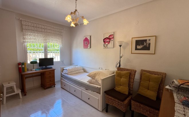 Revente - Villa -
Orihuela Costa - Costa Blanca