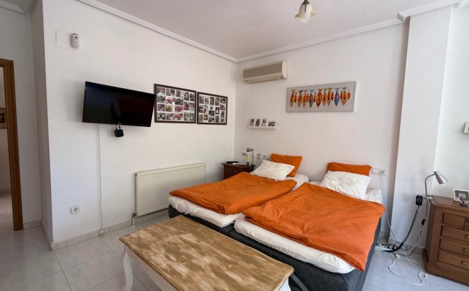 Revente - Villa -
Orihuela Costa - Costa Blanca