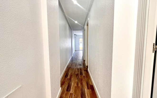 Resale - Apartment -
San Miguel de Salinas - Inland