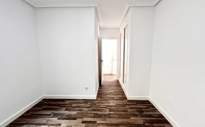 Resale - Apartment -
San Miguel de Salinas - Inland