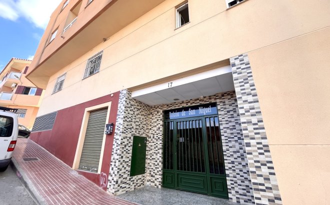 Resale - Apartment -
San Miguel de Salinas - Inland