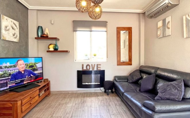 Resale - Villa -
Orihuela Costa - Costa Blanca