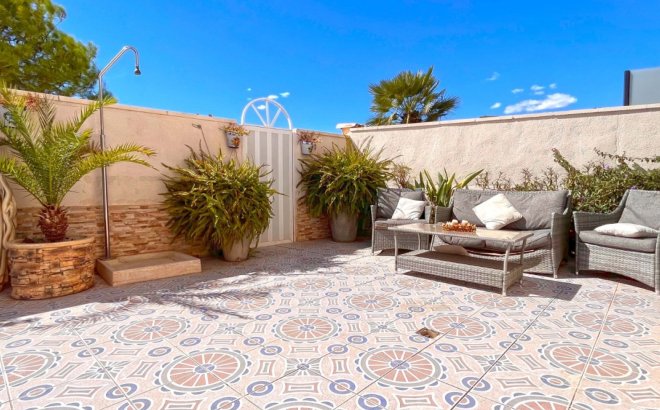 Resale - Villa -
Orihuela Costa - Costa Blanca