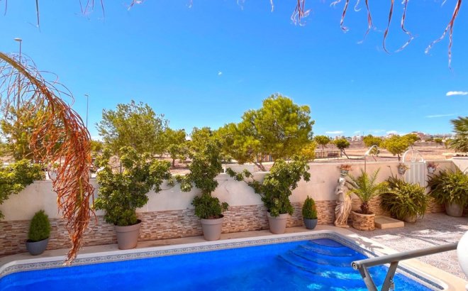 Resale - Villa -
Orihuela Costa - Costa Blanca