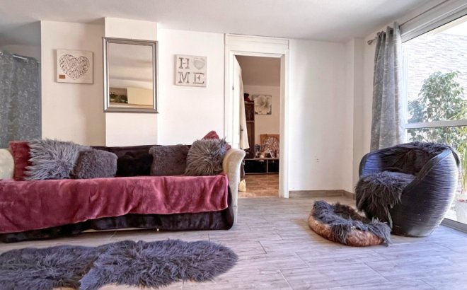 Resale - Villa -
Orihuela Costa - Costa Blanca