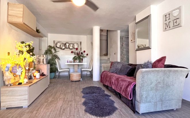 Resale - Villa -
Orihuela Costa - Costa Blanca