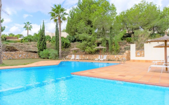 Resale - Villa -
Las Colinas Golf - Inland