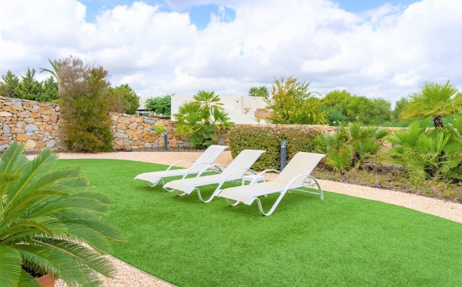 Resale - Villa -
Las Colinas Golf - Inland