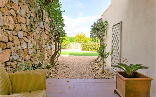 Resale - Villa -
Las Colinas Golf - Inland