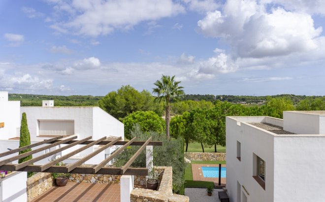 Resale - Villa -
Las Colinas Golf - Inland
