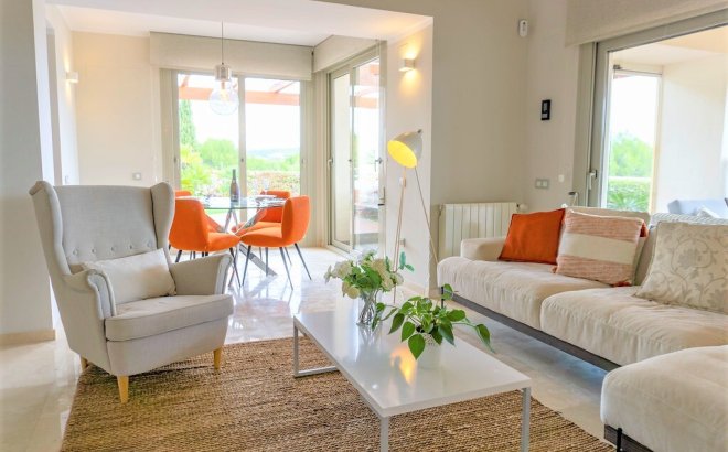 Resale - Villa -
Las Colinas Golf - Inland