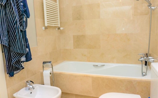 Resale - Villa -
Las Colinas Golf - Inland