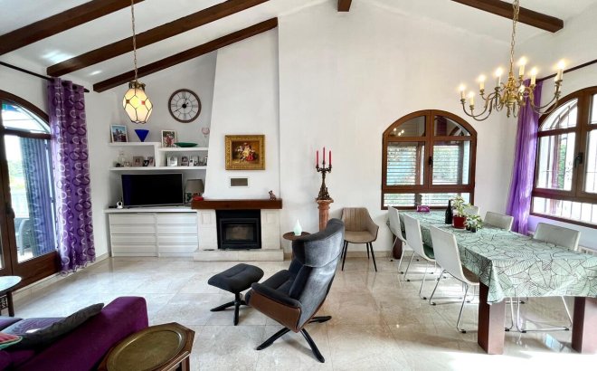 Revente - Villa -
Villamartin - Costa Blanca