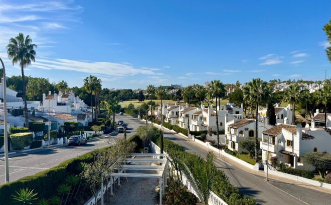 Revente - Villa -
Villamartin - Costa Blanca