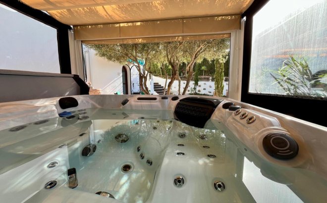 Revente - Villa -
Villamartin - Costa Blanca