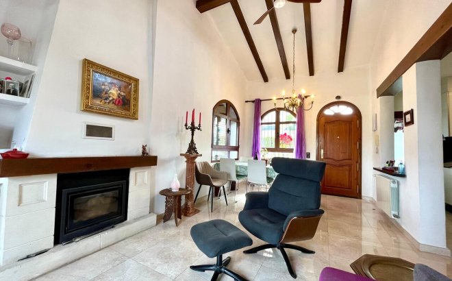 Revente - Villa -
Villamartin - Costa Blanca