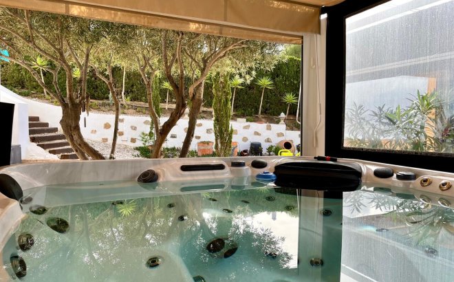 Revente - Villa -
Villamartin - Costa Blanca