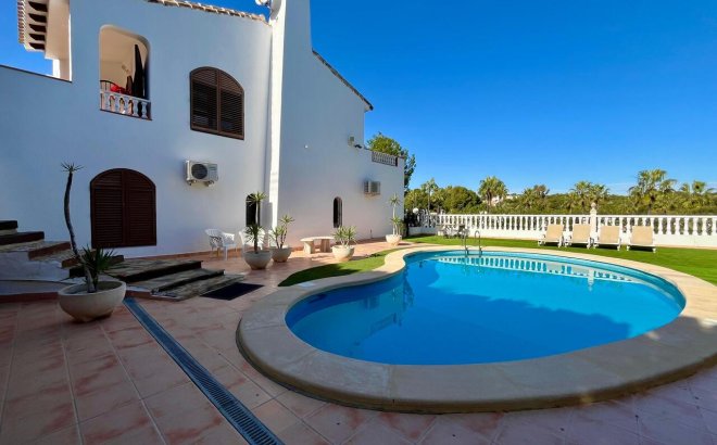 Revente - Villa -
Villamartin - Costa Blanca