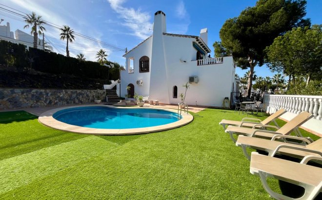 Revente - Villa -
Villamartin - Costa Blanca