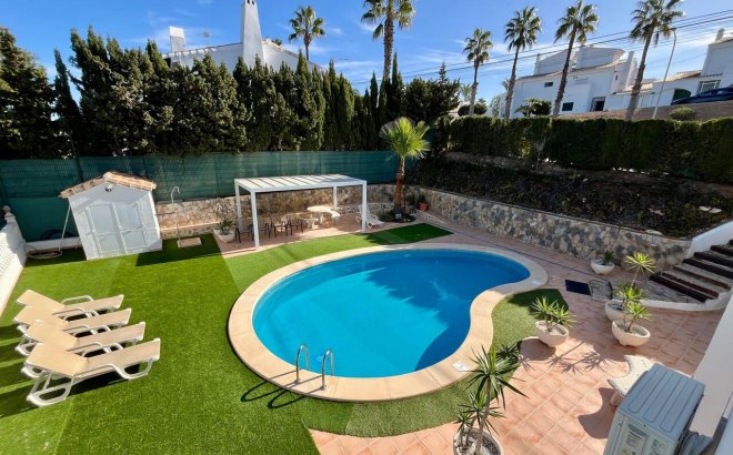 Revente - Villa -
Villamartin - Costa Blanca