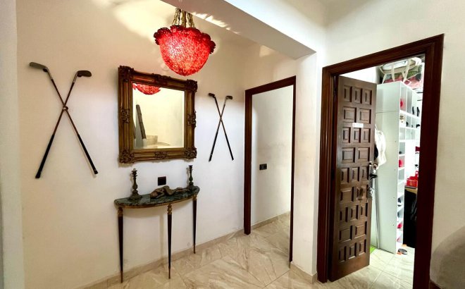 Revente - Villa -
Villamartin - Costa Blanca