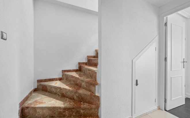 Resale - Apartment -
Punta Prima - Costa Blanca