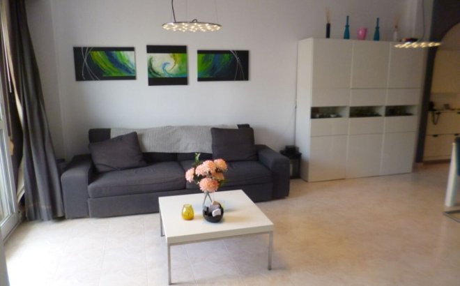 Herverkoop - Appartement -
La Florida - Inland