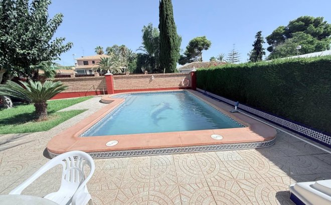 Revente - Villa -
Campoamor