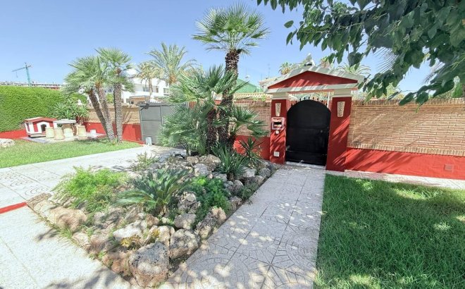 Revente - Villa -
Campoamor