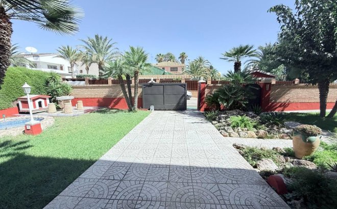 Revente - Villa -
Campoamor