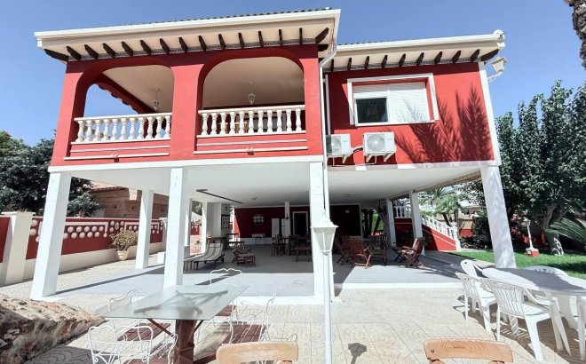 Revente - Villa -
Campoamor