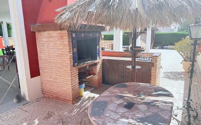 Revente - Villa -
Campoamor