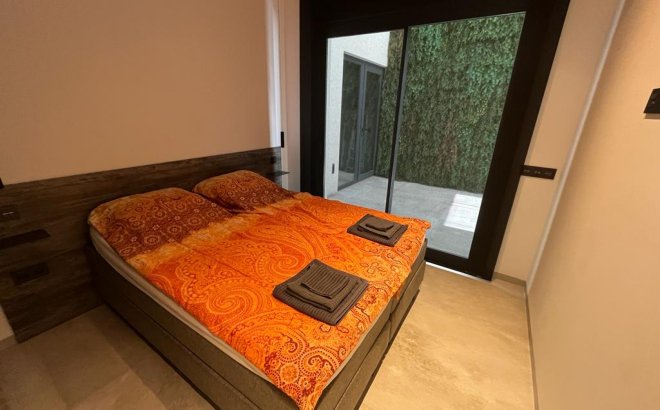 Herverkoop - Villa -
Rojales - Inland